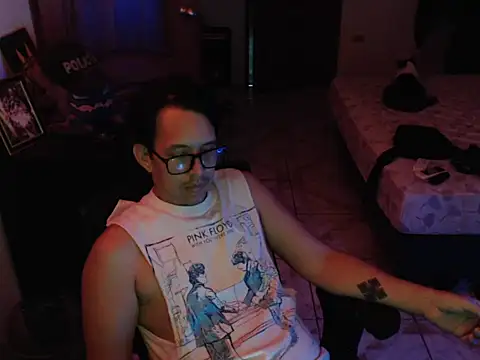 Snapshot of Pit_xxz chatting on 09/19/25, 04:03 Pit xxz online show from 09/19/25, 04:03