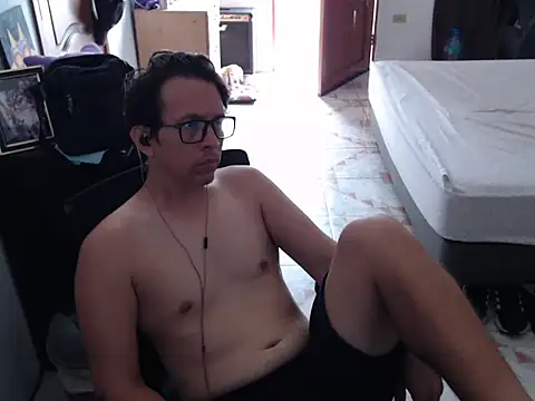 Snapshot of Pit_xxz chatting on 10/20/25, 03:01 Pit xxz online show from 10/20/25, 03:01