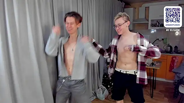 Snapshot of AndrewwCarter2 chatting on 03/15/25, 08:54 AndrewwCarter2 online show from 03/15/25, 08:54