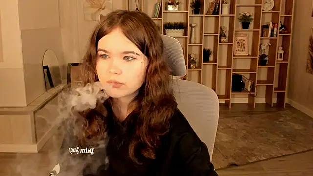 Snapshot of Elainebeness chatting on 09/17/25, 07:37 Elainebeness online show from 09/17/25, 07:37