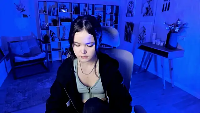 Snapshot of Elainebeness chatting on 10/15/25, 07:25 Elainebeness online show from 10/15/25, 07:25