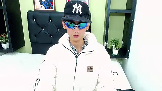 ttimy x boy online show from 12/21/24, 06:44
