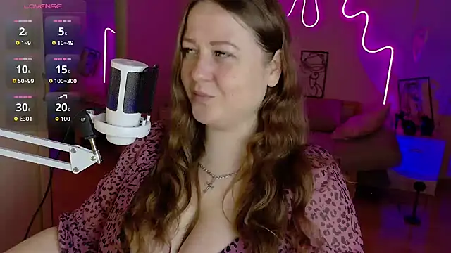 LizzyShine online show from 10/28/25, 08:00