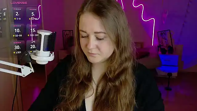 LizzyShine online show from 10/30/25, 08:09