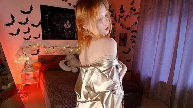 Snapshot of Emily_relish chatting on 10/23/25, 01:10 Emily relish online show from 10/23/25, 01:10