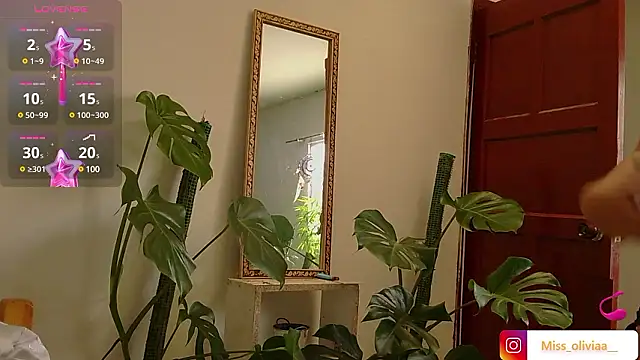 Miss oliviaa online show from 12/02/24, 05:59