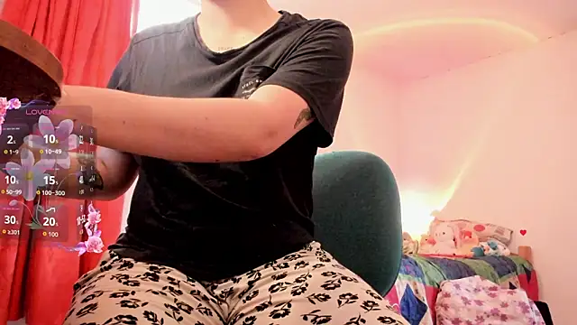 Miss oliviaa online show from 10/11/25, 12:26