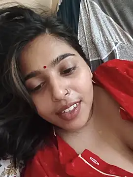 Snapshot of Sweet-Rani chatting on 06/18/26, 04:44 Sweet-Rani online show from 06/18/26, 04:44