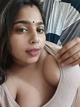 Snapshot of Sweet-Rani chatting on 06/21/26, 04:31 Sweet-Rani online show from 06/21/26, 04:31
