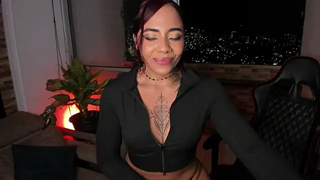 Snapshot of emilyfitness chatting on 02/19/25, 03:50 emilyfitness online show from 02/19/25, 03:50