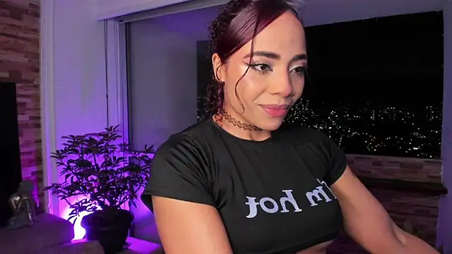 Snapshot of emilyfitness chatting on 09/30/25, 03:33 emilyfitness online show from 09/30/25, 03:33