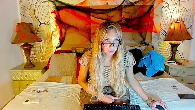 Snapshot of amazing_dolltsx chatting on 10/21/25, 09:48 amazing dolltsx online show from 10/21/25, 09:48