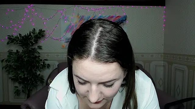 Helen Elliot online show from 12/19/24, 10:02