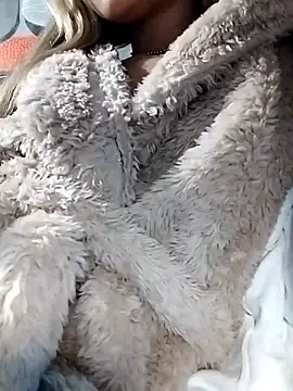 fofinhaa12 online show from 11/27/25, 03:03