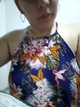 Snapshot of MirandaSoto chatting on 10/01/25, 04:07 MirandaSoto online show from 10/01/25, 04:07