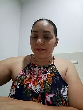 Snapshot of MirandaSoto chatting on 10/10/25, 03:38 MirandaSoto online show from 10/10/25, 03:38