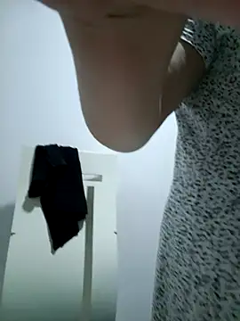 Snapshot of MirandaSoto chatting on 10/12/25, 03:38 MirandaSoto online show from 10/12/25, 03:38