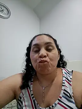 MirandaSoto online show from 05/04/26, 03:35