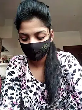 Cute-Lina online show from 12/13/24, 06:53