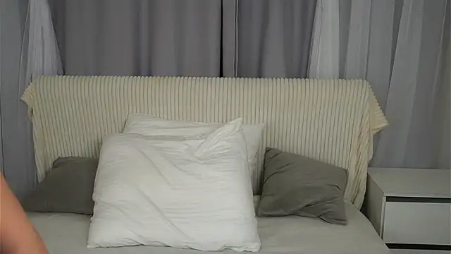 VeronaAppleberry online show from 11/28/25, 11:13