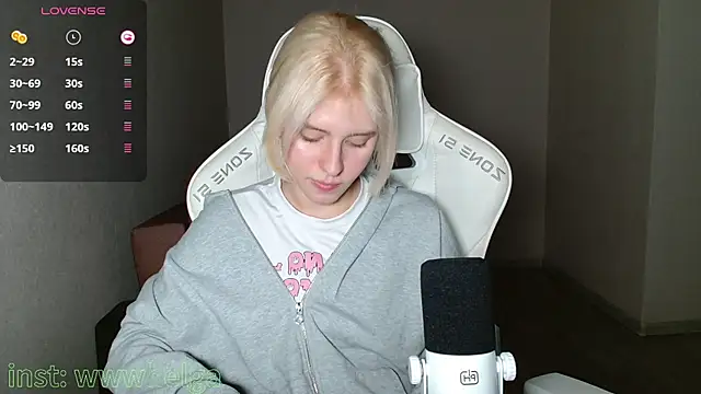 LizaKisses online show from 10/15/25, 01:11