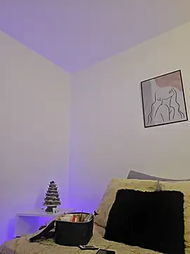 VictoriaEvaans  online show from 12/05/24, 10:12