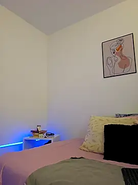 VictoriaEvaans  online show from 11/04/25, 09:47