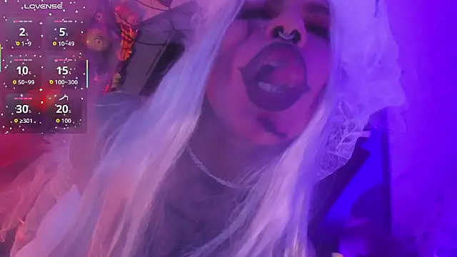 delilah fix online show from 10/31/25, 08:43