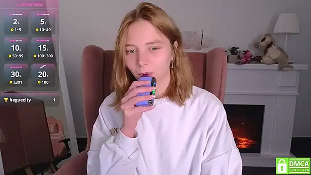 Snapshot of MirraBellanta chatting on 10/08/25, 09:01 MirraBellanta online show from 10/08/25, 09:01