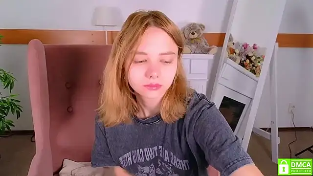 Snapshot of MirraBellanta chatting on 10/17/25, 08:22 MirraBellanta online show from 10/17/25, 08:22