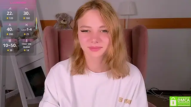 Snapshot of MirraBellanta chatting on 10/20/25, 10:32 MirraBellanta online show from 10/20/25, 10:32