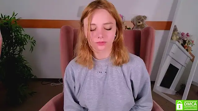 Snapshot of MirraBellanta chatting on 10/27/25, 11:31 MirraBellanta online show from 10/27/25, 11:31