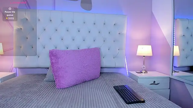 Nicol Betancur online show from 12/03/25, 06:21