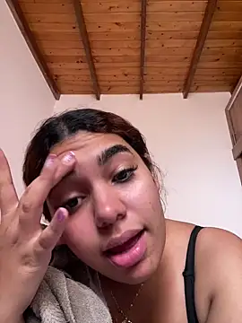 Anny arango  online show from 12/31/24, 04:35