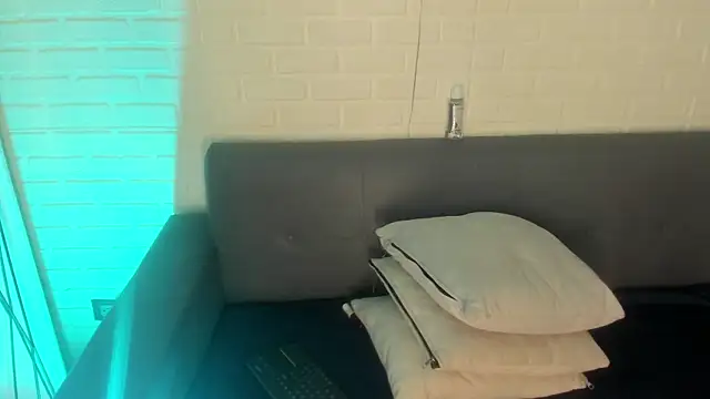 karina gomez 18 online show from 09/15/25, 11:21