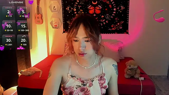 sophieMarshall01 online show from 09/15/25, 05:13