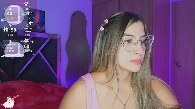 Snapshot of Issabela_G1 chatting on 12/16/25, 02:49 Issabela G1 online show from 12/16/25, 02:49