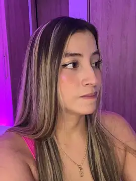 Snapshot of Issabela_G1 chatting on 02/01/26, 03:49 Issabela G1 online show from 02/01/26, 03:49