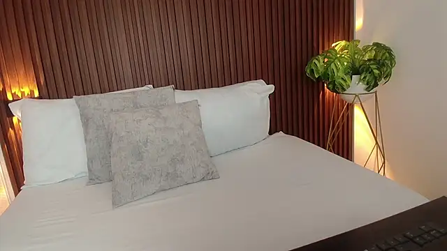 lindaa natashaa online show from 12/02/24, 03:14