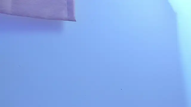 Snapshot of Bella__sweet chatting on 12/27/24, 06:31 Bella sweet online show from 12/27/24, 06:31