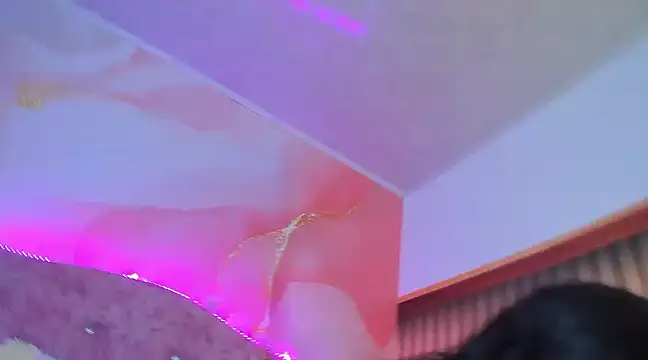 Snapshot of Bella__sweet chatting on 03/02/25, 01:15 Bella sweet online show from 03/02/25, 01:15