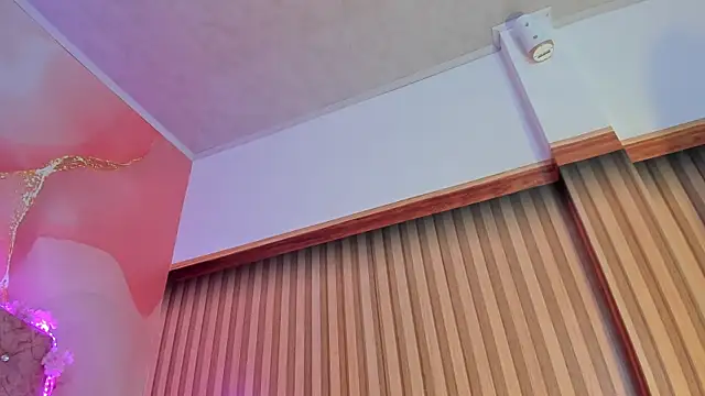 Snapshot of Bella__sweet chatting on 03/04/25, 07:01 Bella sweet online show from 03/04/25, 07:01