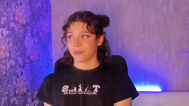 Snapshot of pixy_20 chatting on 10/29/25, 03:20 pixy 20 online show from 10/29/25, 03:20