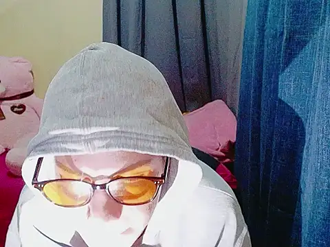 Snapshot of Indaypakay_ts chatting on 12/18/25, 12:27 Indaypakay ts online show from 12/18/25, 12:27