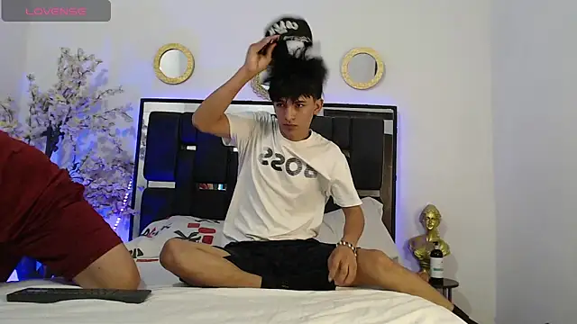 Valerio 22 online show from 10/22/25, 01:06