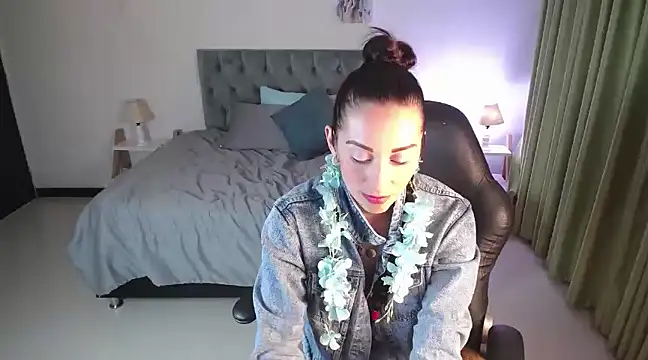 Nami sunny online show from 01/17/25, 12:42