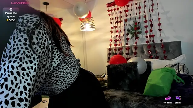 Nami sunny online show from 09/19/25, 07:47