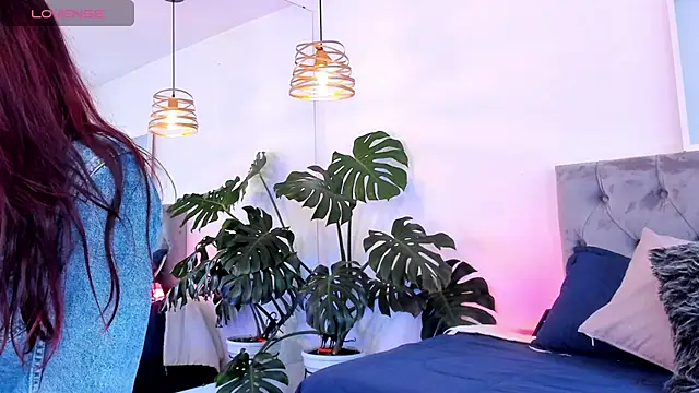 Nami sunny online show from 11/06/25, 06:42