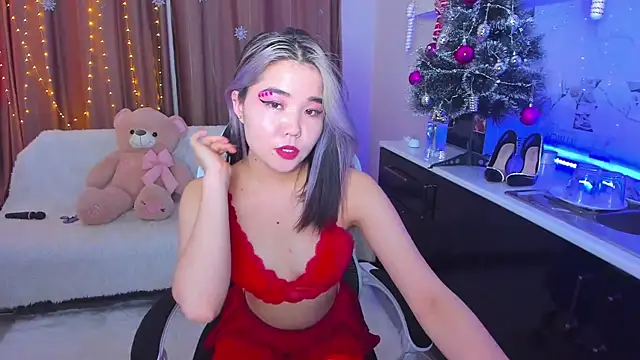 Dollyaa online show from 12/24/24, 10:44