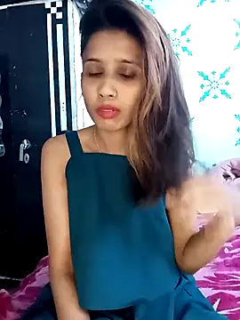 zoya khan25 online show from 03/13/25, 06:37